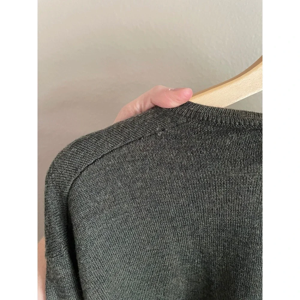 Banana Republic minimalist quiet